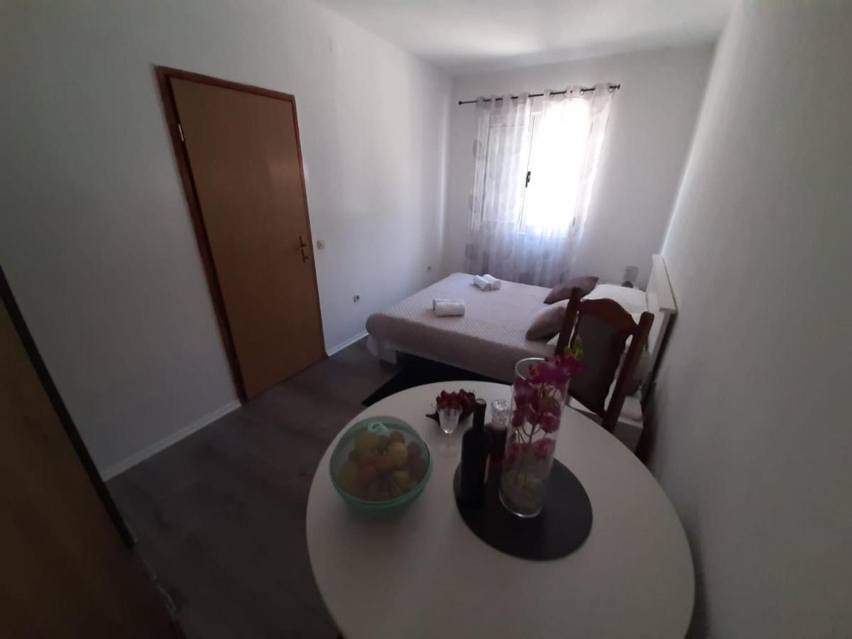 Apartman Jadranka Rogotin Luaran gambar